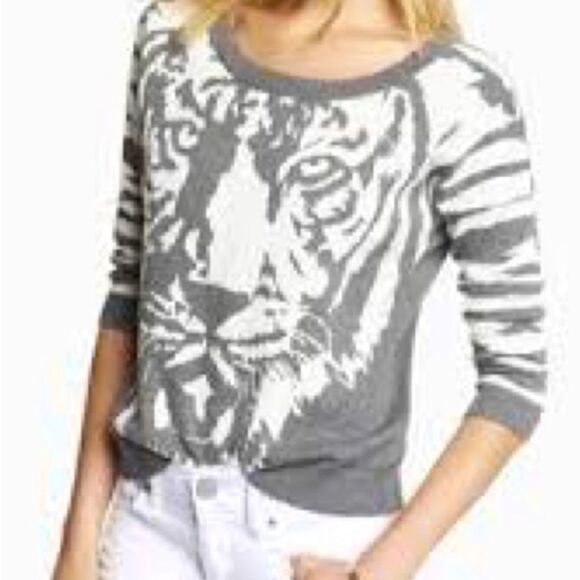 Express tiger grey sweater size Small🐯 - Picture 10 of 10